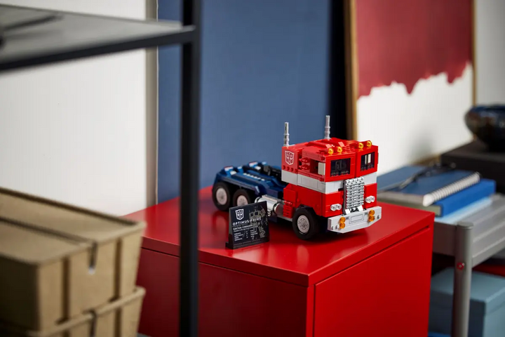 LEGO® Optimus Prime 10302