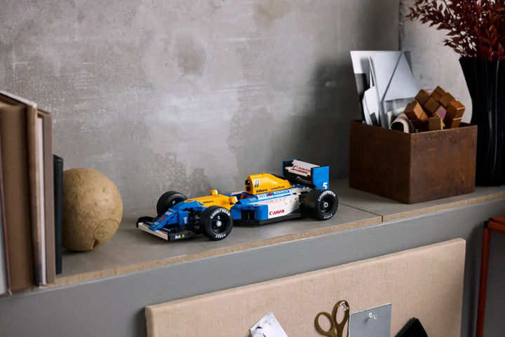 LEGO® Icons Williams Racing FW14B & Nigel Mansell 10353