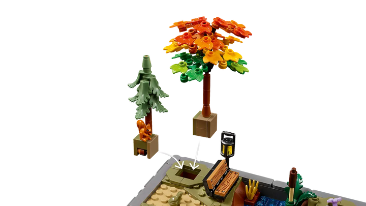 LEGO® Icons Autumn Cottage Garden 11372