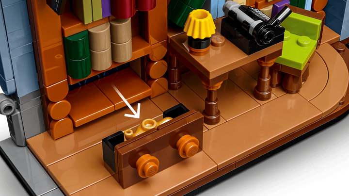 LEGO® Icons Bookstore: Book Nook 11379