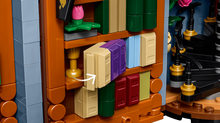 LEGO® Icons Bookstore: Book Nook 11379