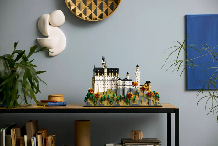 LEGO® Architecture Neuschwanstein Castle 21063