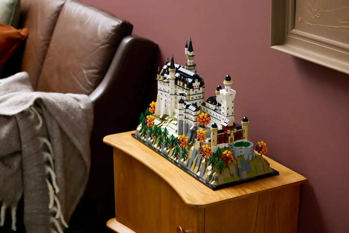 LEGO® Architecture Neuschwanstein Castle 21063