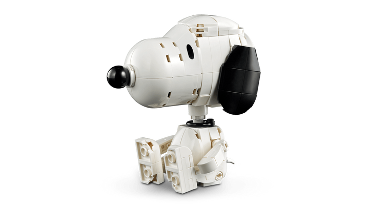 LEGO® Ideas Peanuts: Snoopy's Doghouse 21368