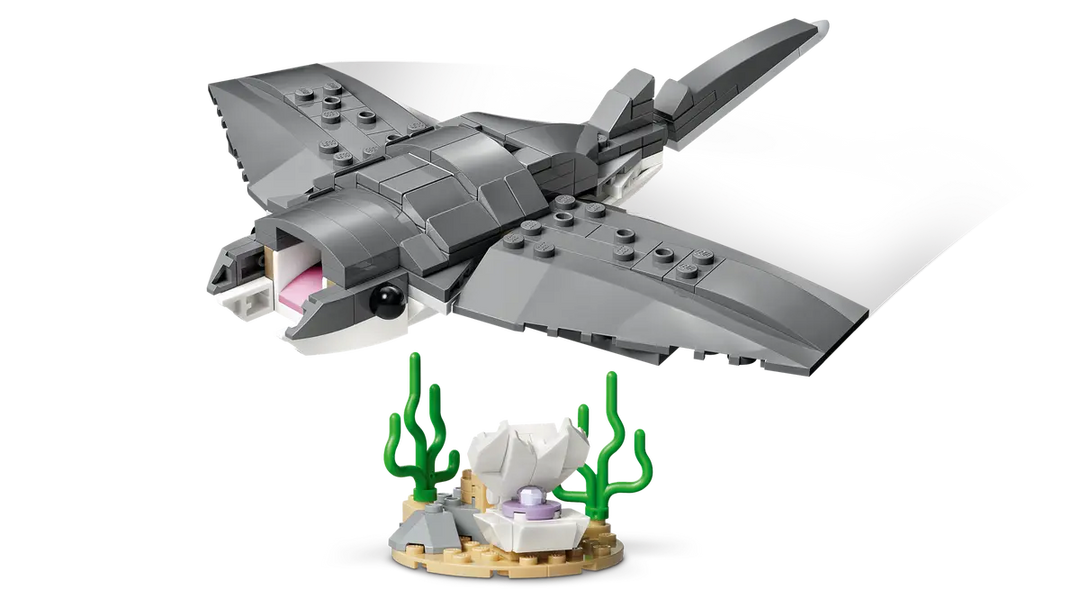 LEGO® Creator 3-in-1 Fierce Shark with a Treasure Chest 31381