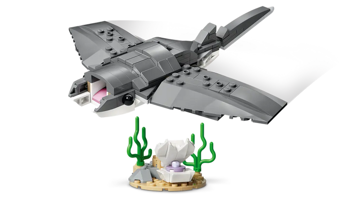 LEGO® Creator 3-in-1 Fierce Shark with a Treasure Chest 31381