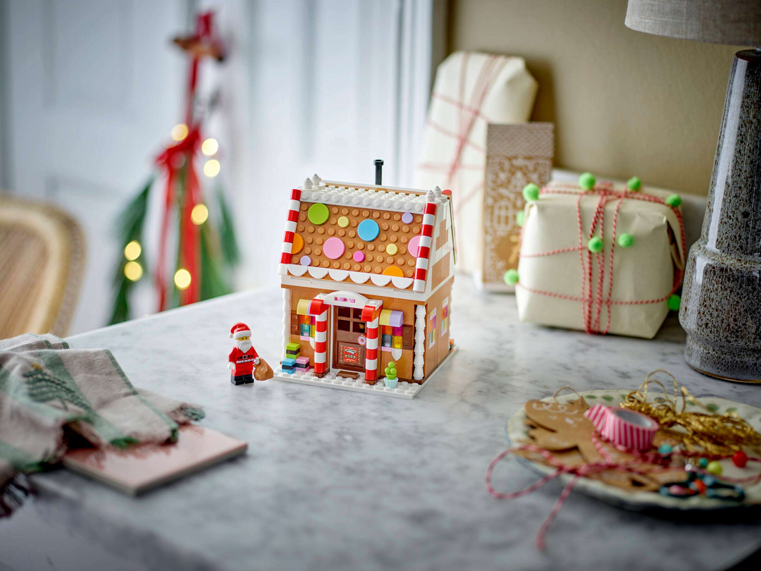 LEGO® Festive Gingerbread House 40809
