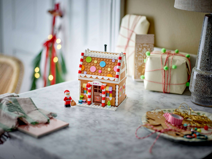 LEGO® Festive Gingerbread House 40809