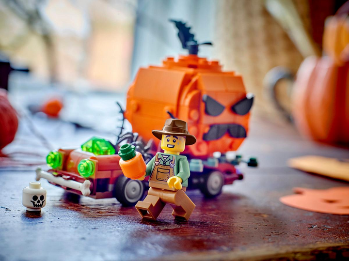 LEGO® Jack-O'-Lantern Pickup Truck 40822