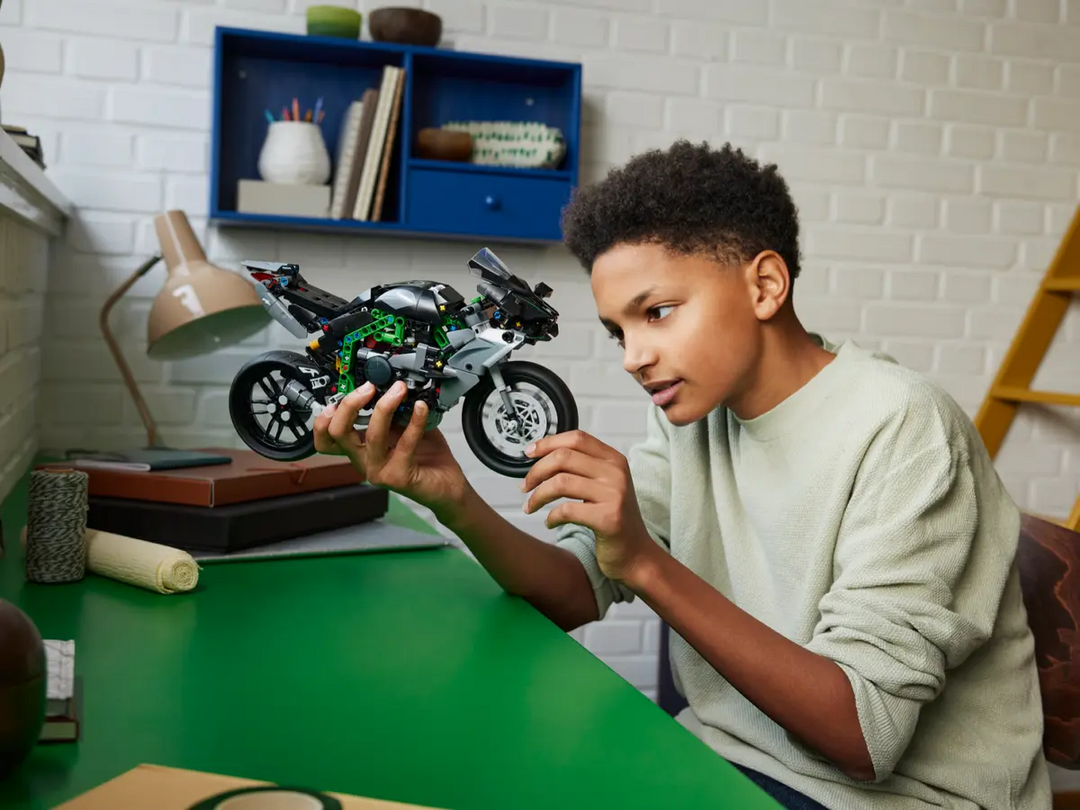 LEGO® Technic Kawasaki Ninja H2R Motorcycle 42170