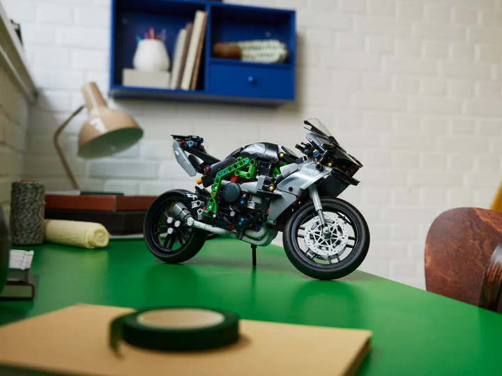 LEGO® Technic Kawasaki Ninja H2R Motorcycle 42170