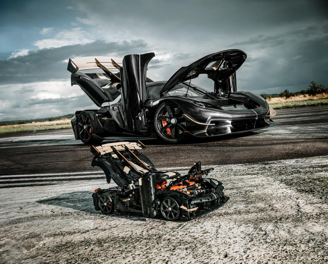 LEGO® Technic™ Koenigsegg Sadair's Spear Megacar 42232