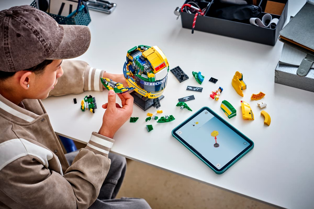 LEGO® Editions Ayrton Senna Helmet 43024