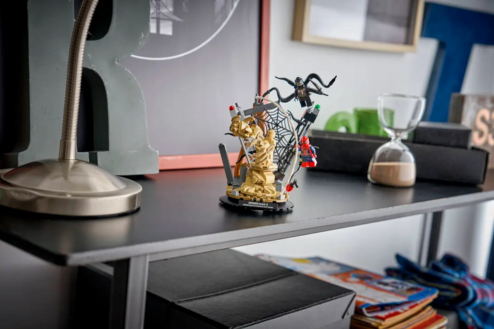 LEGO® Marvel Epic Battle: Spider-Man vs. Sandman 76334