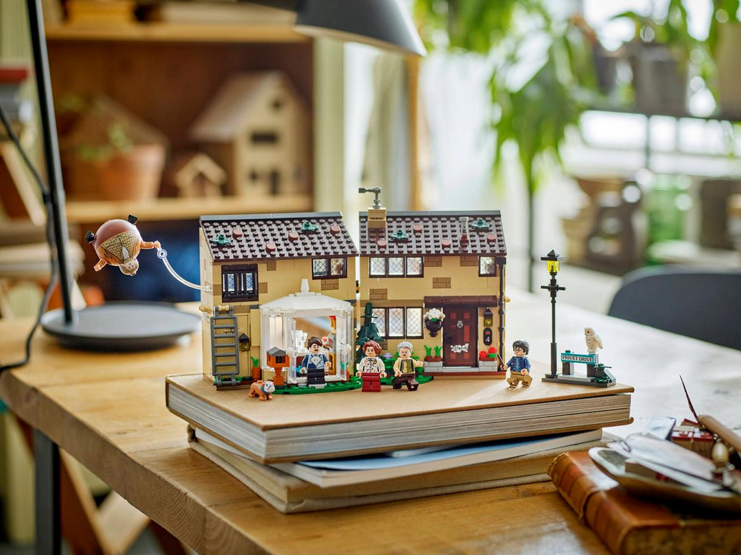 LEGO® Harry Potter™ Privet Drive: Aunt Marge's Visit 76451