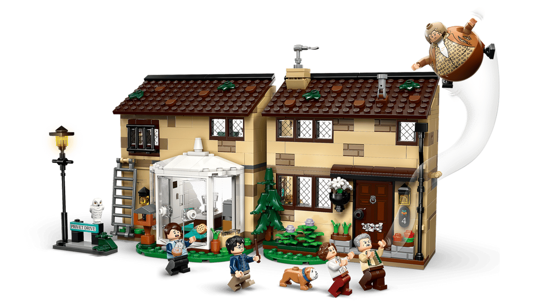 LEGO® Harry Potter™ Privet Drive: Aunt Marge's Visit 76451