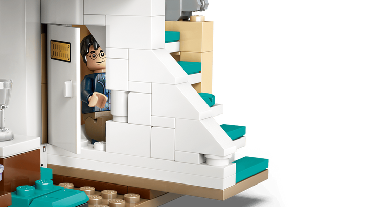 LEGO® Harry Potter™ Privet Drive: Aunt Marge's Visit 76451
