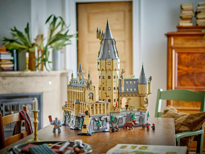 LEGO® Harry Potter™ Hogwarts™ Castle: The Main Tower 76454