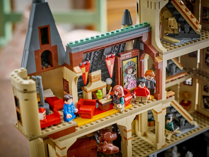 LEGO® Harry Potter™ Hogwarts™ Castle: The Main Tower 76454