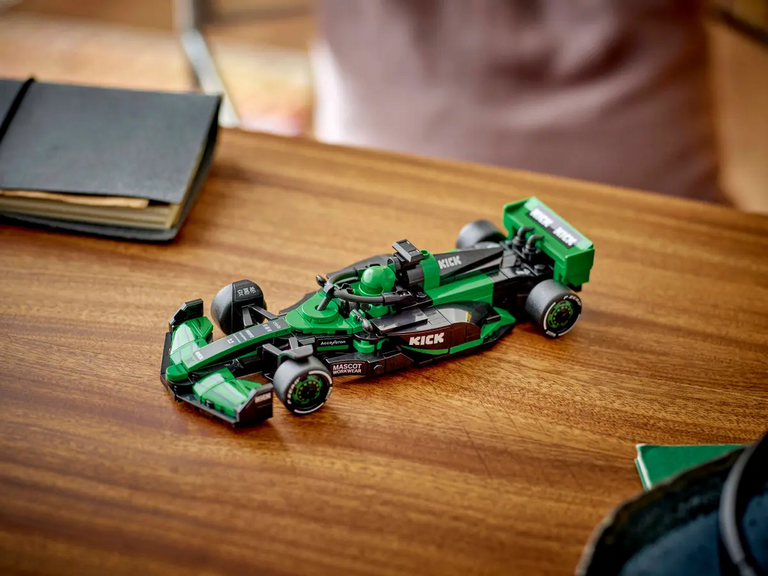 LEGO® Speed Champions KICK Sauber F1® Team C44 Race Car 77247