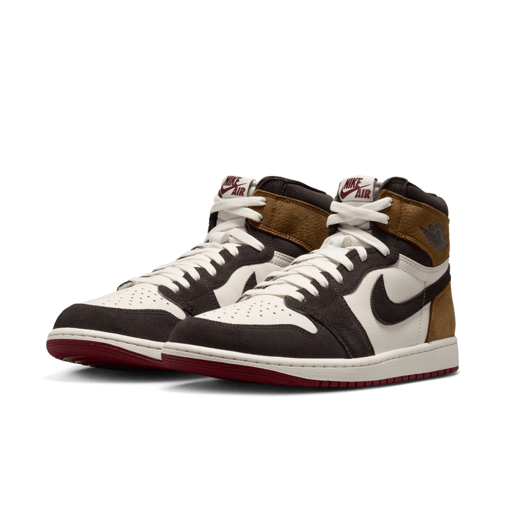Air Jordan 1 Retro High OG 'Love Letter'