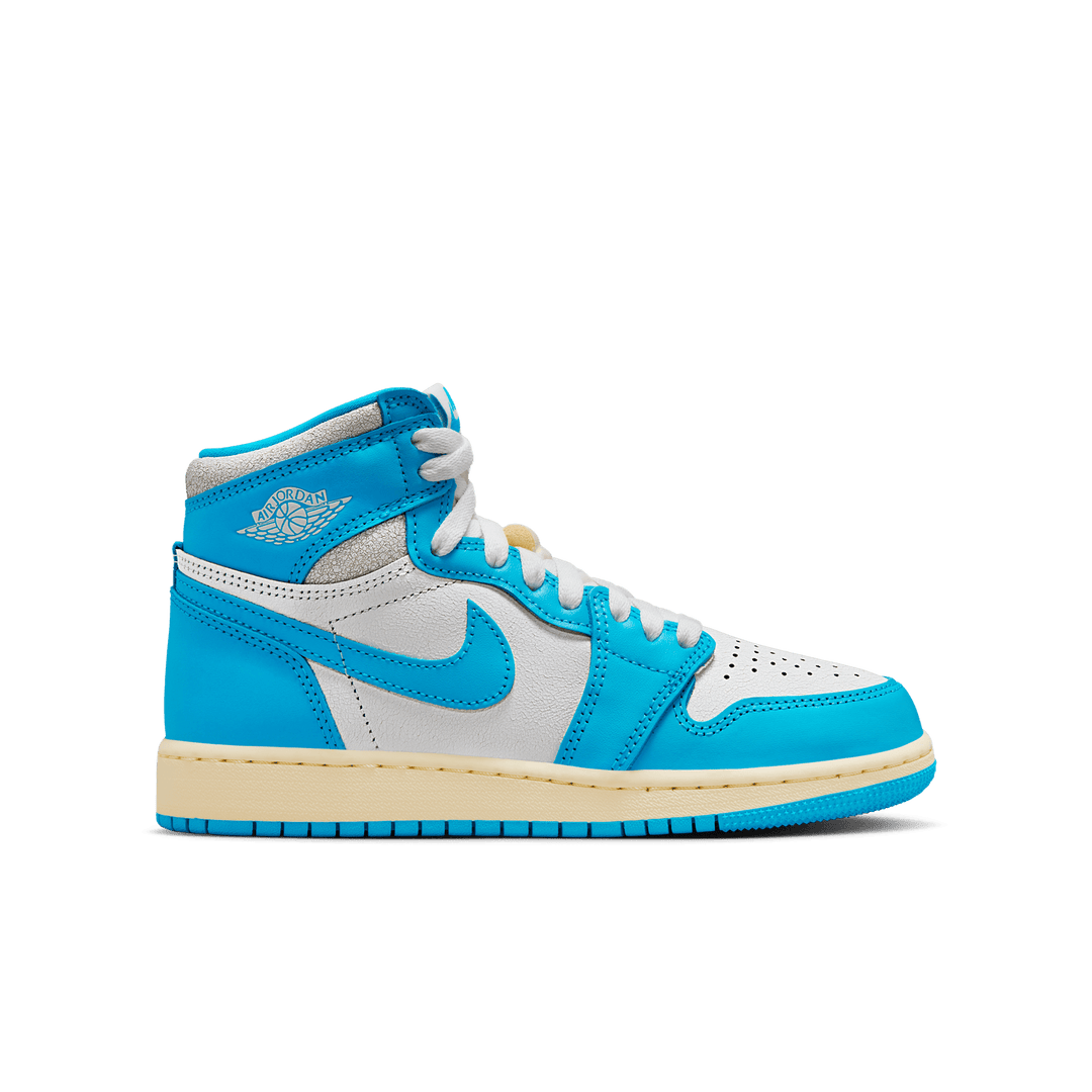 Air Jordan 1 Retro High OG 'UNC Reimagined' GS – Courtside Air Jordan 1 Retro High OG 'UNC Reimagined' GS – Courtside