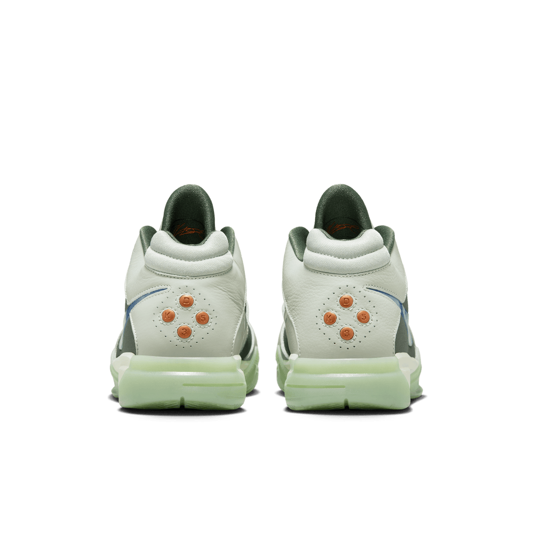 Nike 2025 easy money