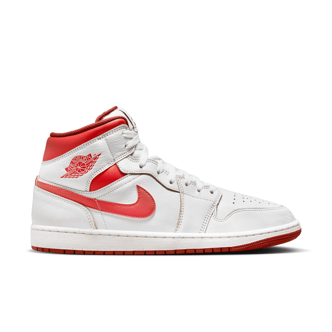 Air Jordan 1 Mid SE 'White/Dune Red'