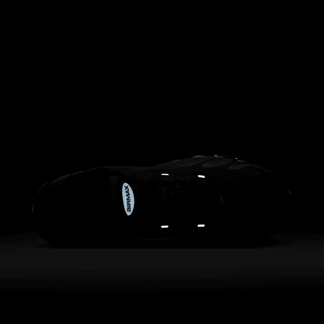 Nike Air Max DN8 'Triple Black'