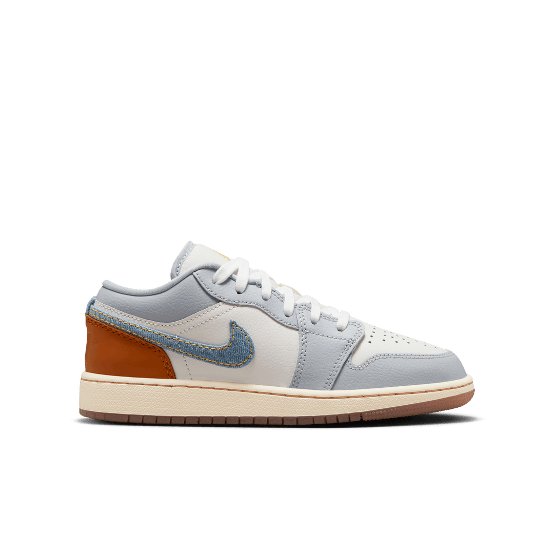 4.5Y Courtside Sneakers