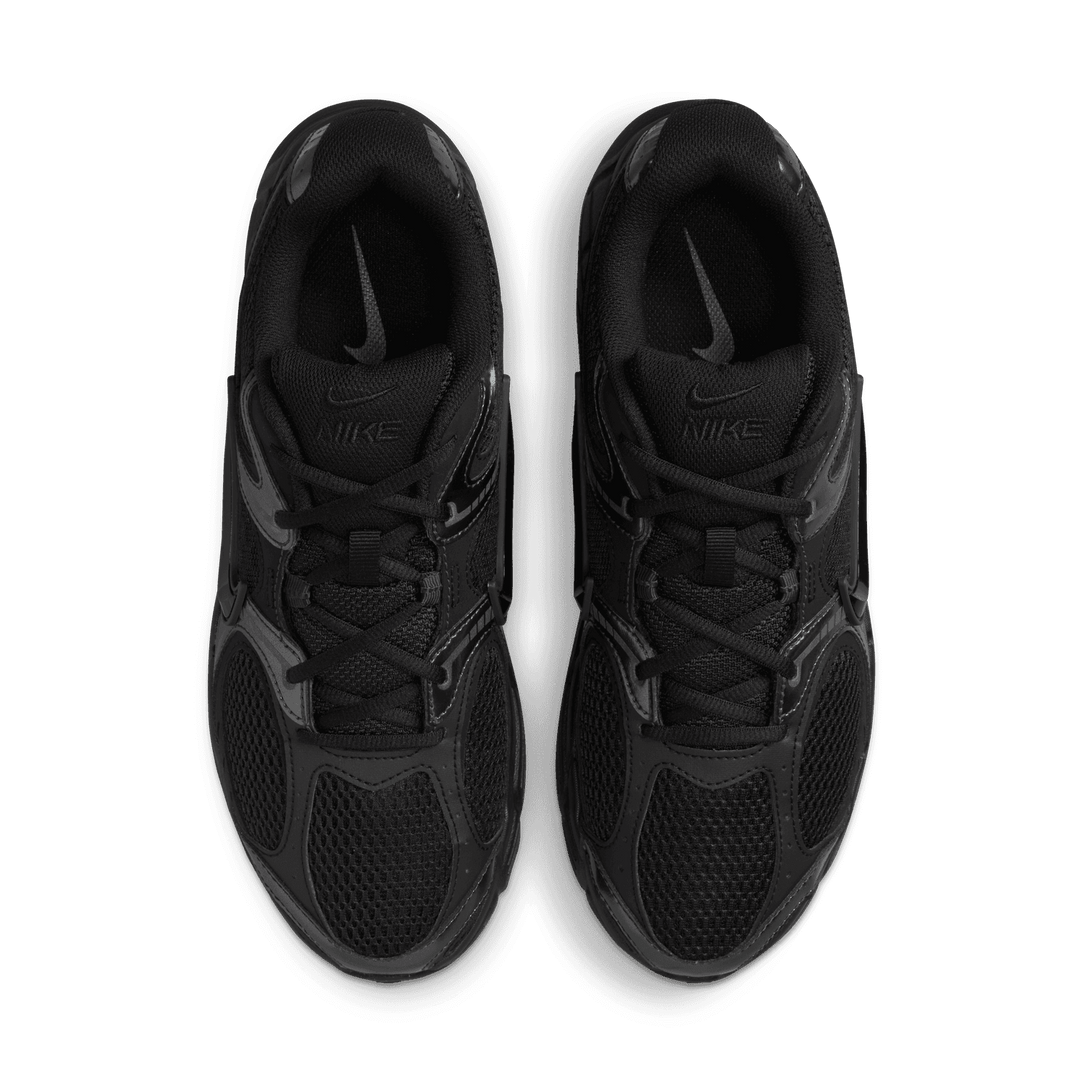 Nike V5 RNR 'Triple Black'