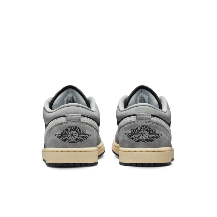 Air Jordan 1 Low SE 'Light Smoke Grey/Muslin'