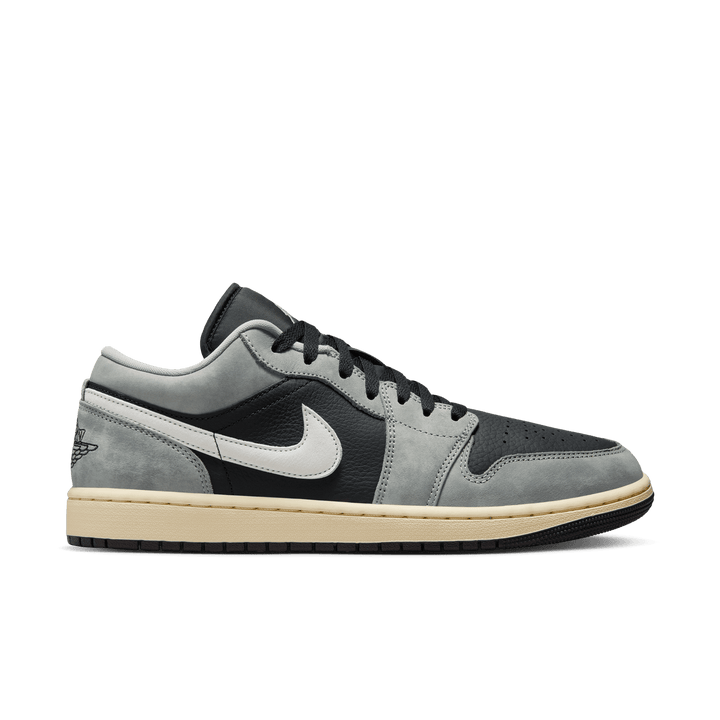 Air Jordan 1 Low SE 'Light Smoke Grey/Muslin'