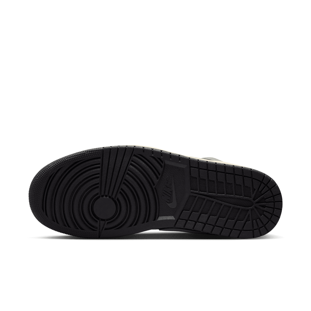 Air Jordan 1 Low SE 'Light Smoke Grey/Muslin'