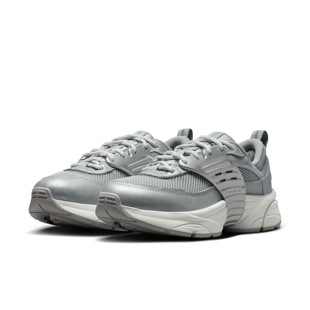 Women's Air Jordan Trunner O/S 'Swan/Wolf Grey'