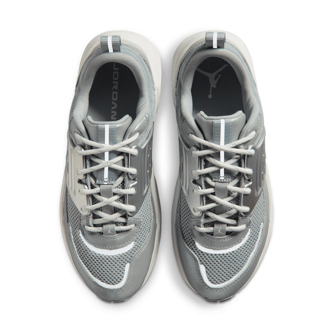 Women's Air Jordan Trunner O/S 'Swan/Wolf Grey'