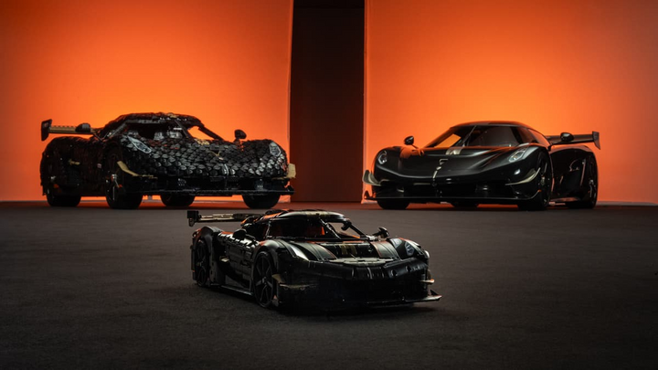 LEGO® Technic™ Koenigsegg Sadair's Spear Megacar 42232