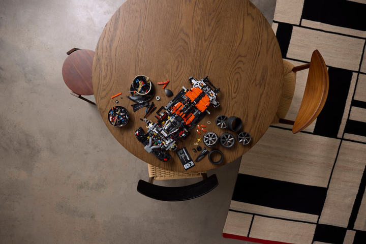 LEGO® Technic™ Koenigsegg Sadair's Spear Megacar 42232