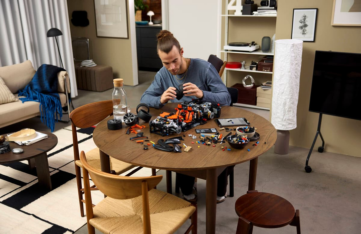 LEGO® Technic™ Koenigsegg Sadair's Spear Megacar 42232