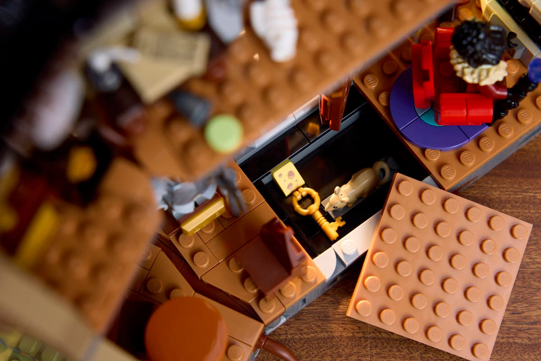 LEGO® Icons Mayor Manor 11383