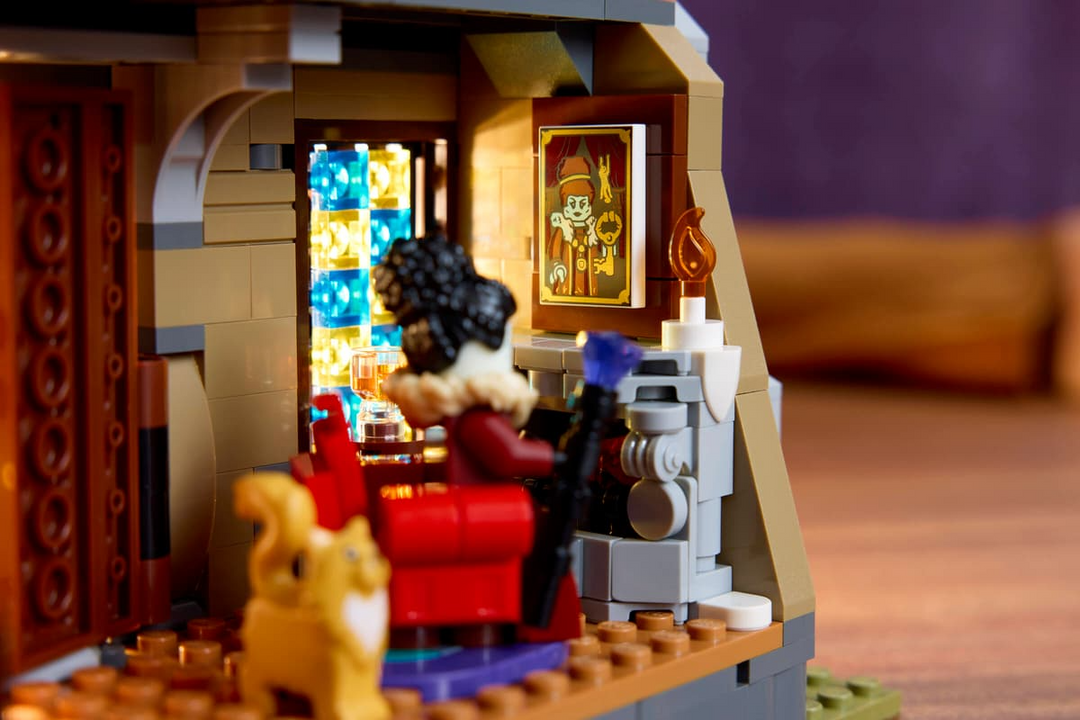 LEGO® Icons Mayor Manor 11383