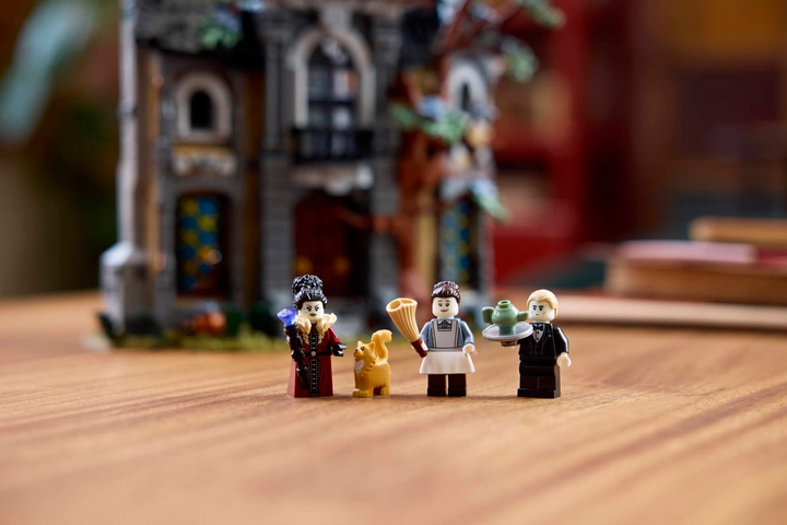 LEGO® Icons Mayor Manor 11383