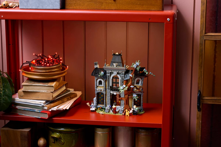 LEGO® Icons Mayor Manor 11383