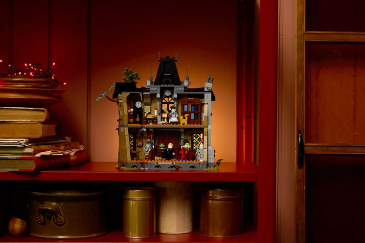LEGO® Icons Mayor Manor 11383