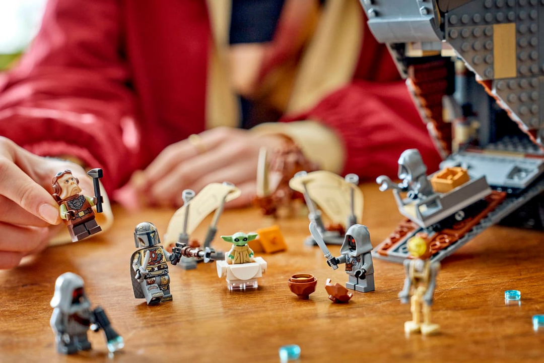 LEGO® Star Wars™ Offworld Sandcrawler™ and Mudhorn 75453