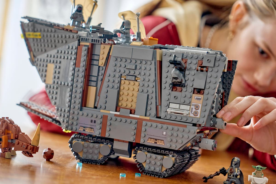 LEGO® Star Wars™ Offworld Sandcrawler™ and Mudhorn 75453