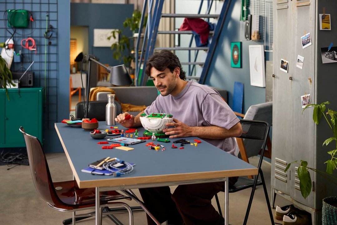LEGO® Pokémon Iconic Trainer Moments Poké Ball