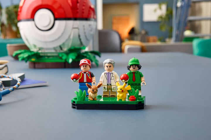 LEGO® Pokémon Iconic Trainer Moments Poké Ball