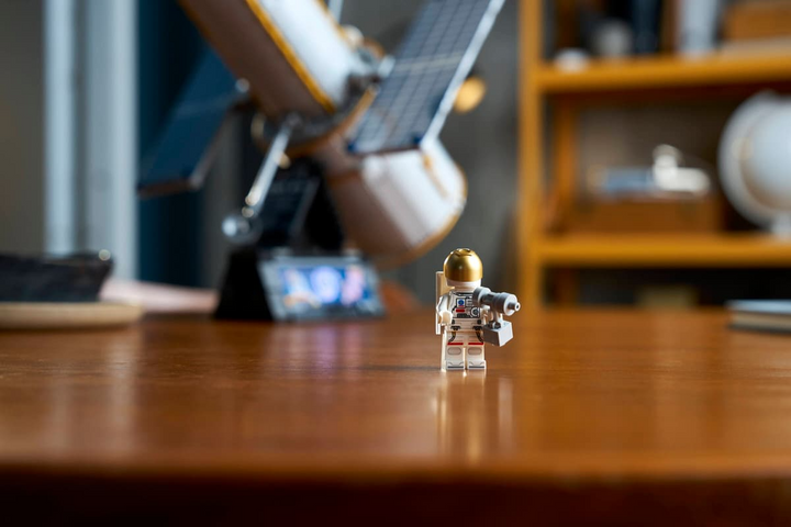 LEGO® Icons Hubble Space Telescope 11382