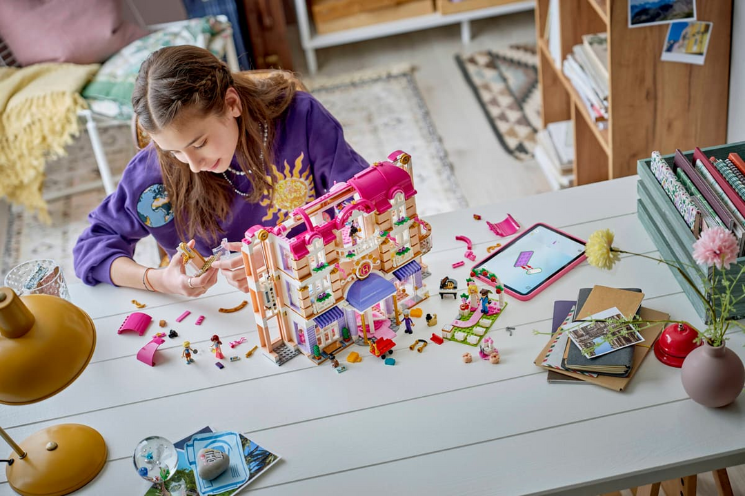 LEGO® Friends Heartlake City Grand Hotel 42704